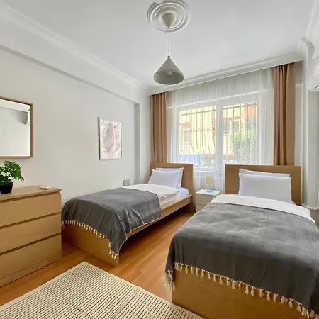 Excelent Locaiton & Spacious No3 * Estambul