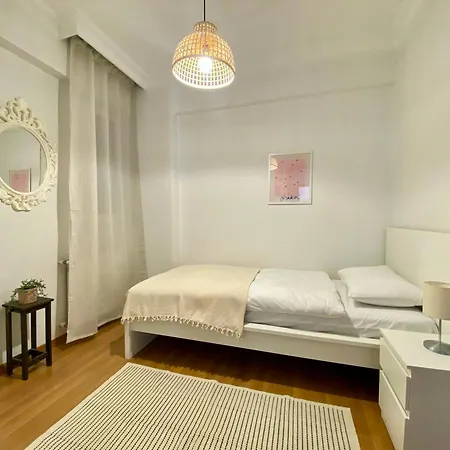Excelent Locaiton & Spacious No3 * Estambul