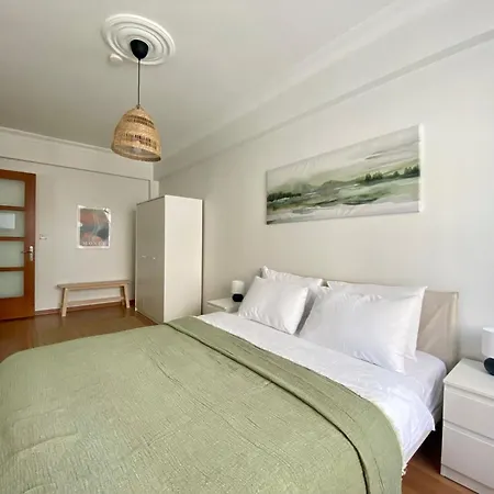 Apartment Excelent Locaiton & Spacious No3 *