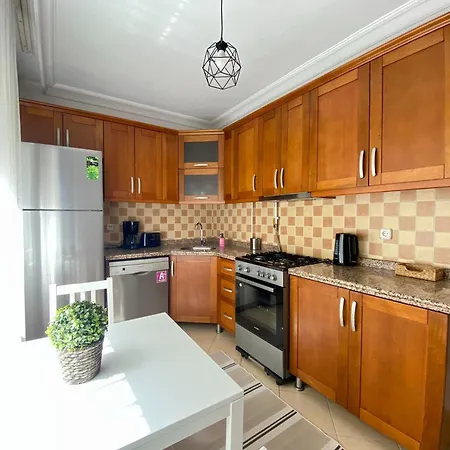 Apartment Excelent Locaiton & Spacious No3 *