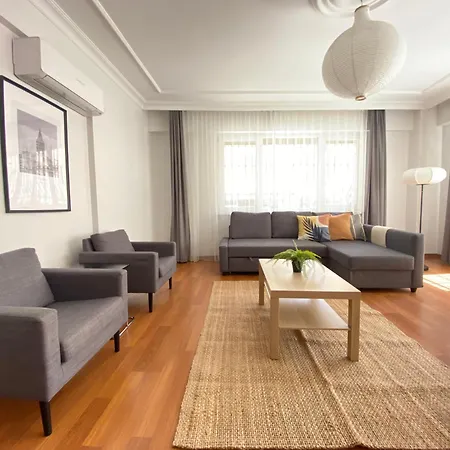 Apartment Excelent Locaiton & Spacious No3 *